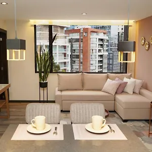 https://elegante-suit-en-el-mejor-sector-de-quito.hotelsquito.com